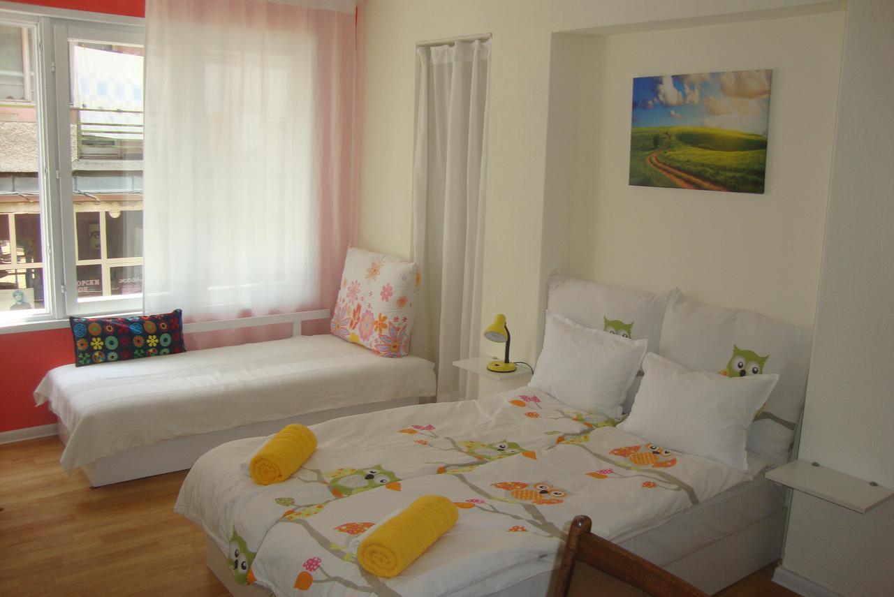 Guest Rooms Colours Казанлык Экстерьер фото
